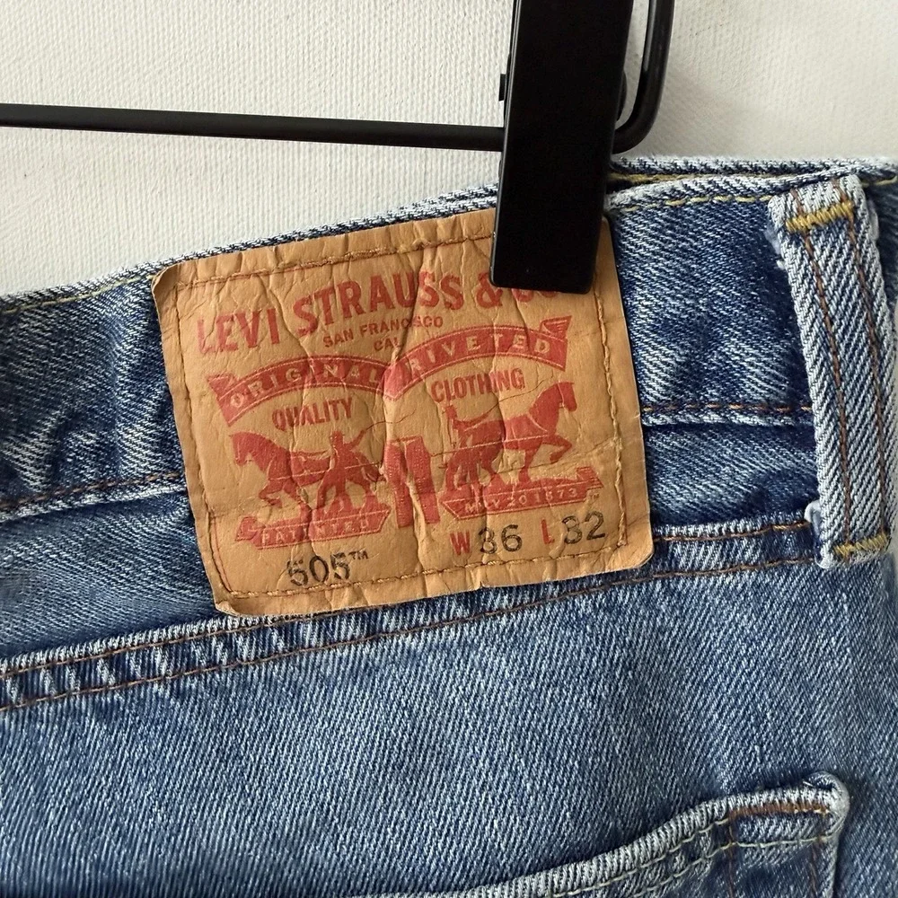 Levis good light